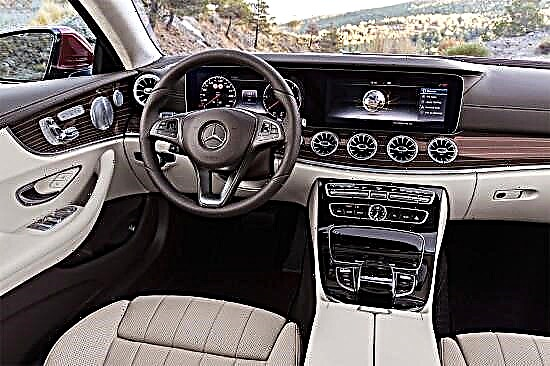 «Третє» купе Mercedes-Benz E-Class