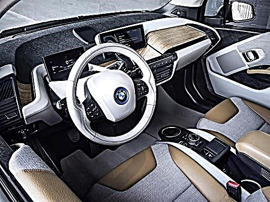 BMW i3 elektrinis kompaktiškas