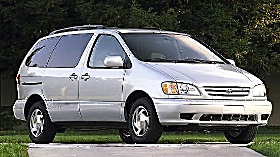 The first incarnation of the Toyota Sienna
