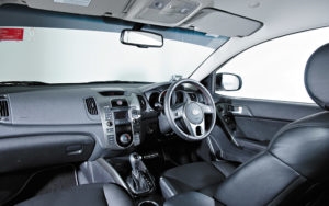 Hyundai Elantra vs KIA Cerato comparison